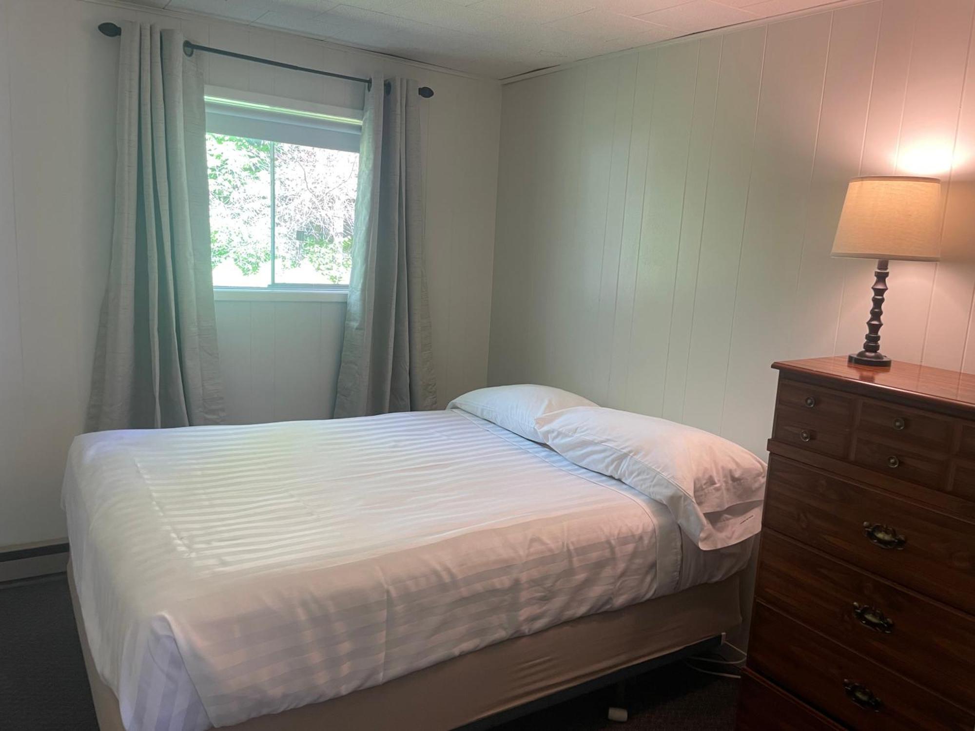 Colonial Bay Motel And Cottages Huntsville Exteriér fotografie